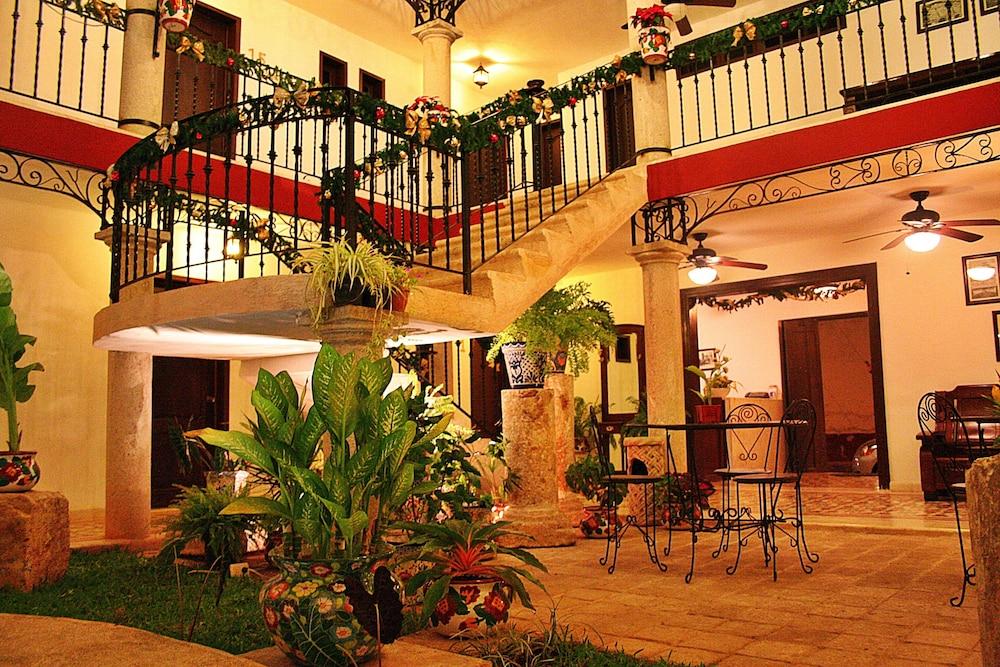 La Aurora Hotel Colonial 바야돌리드 외부 사진