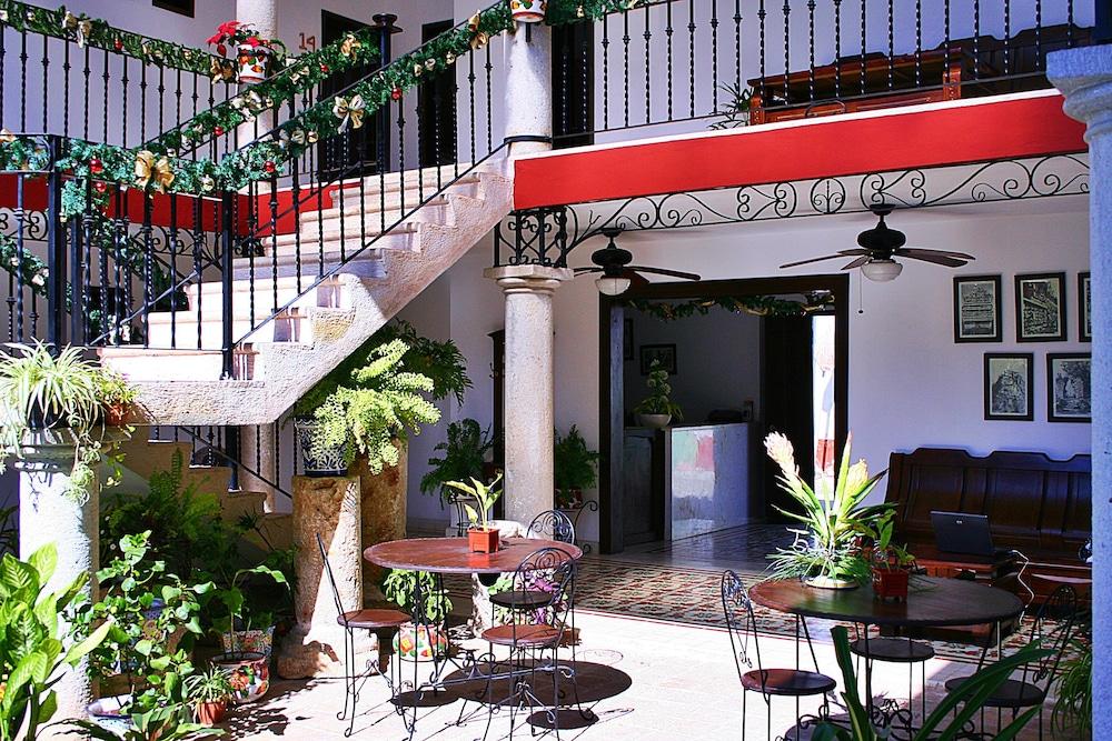 La Aurora Hotel Colonial 바야돌리드 외부 사진